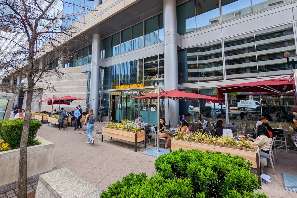 Founding Farmers DC Outdoor Dining 